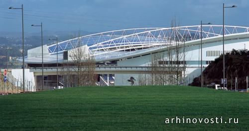 Стадион Dragão, Порто, архитекторы Мануэль Сальдаго (Manuel Salgado), Йорге Эстрига (Jorge Estriga), Карлос Круз (Carlos Cruz) и Инес Круз (Jorge Estriga). Стадион Dragão, Порто, архитекторы Мануэль Сальдаго (Manuel Salgado), Йорге Эстрига (Jorge Estriga), Карлос Круз (Carlos Cruz) и Инес Круз (Jorge Estriga).