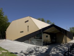 Спортивный комплекс, проект Лоренс и Лусто (Laurens & Loustau Architects), Тулуза, Франция.