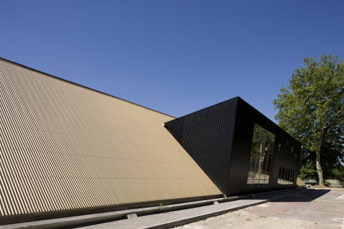 Спортивный комплекс, проект Лоренс и Лусто (Laurens & Loustau Architects), Тулуза, Франция.