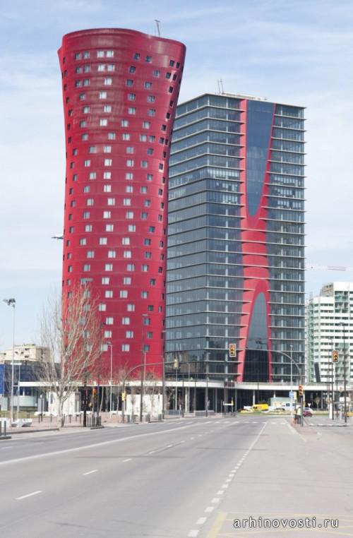 Башни Порта Фира (Porta Fira Towers), проект Тойо Ито (Toyo Ito) и "б720 Аркитектос" (b720 Arquitectos), Барселона, Испания. Башни Порта Фира (Porta Fira Towers), проект Тойо Ито (Toyo Ito) и "б720 Аркитектос" (b720 Arquitectos), Барселона, Испания.