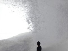 Инсталляция "Снег" (The Snow), автор Токуйн Йошиока (Tokujin Yoshioka), выставка "Чувствуя природу" (Sensing Nature), музей Мори Арт (Mori Art Museum), Токио, Япония.
