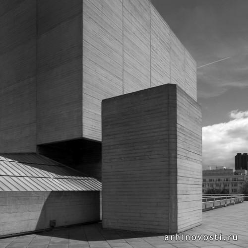 Национальный театр в Лондоне, Денис Лэсдан (Deny's Lasdun).