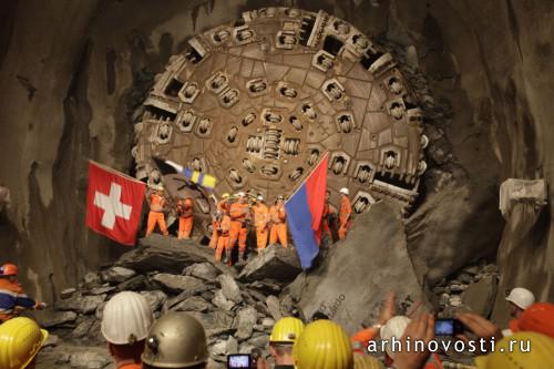 Строительные работы в туннеле Готтард Бейз (Gotthard Base Tunnel), Швейцария.