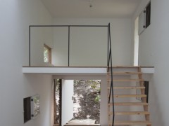 Дом в форме буквы T, проект бюро Стивен Холл Аркитектс (Steven Holl Architects), Нью-Йорк, Америка.