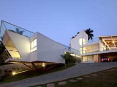 Жилой дом, проект бюро João Diniz Arquitetura Ltda, Пампульха, Бразилия.