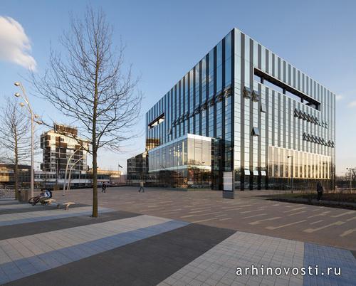 Корби Куб от Hawkins\Brown. Корби, Великобритания.
