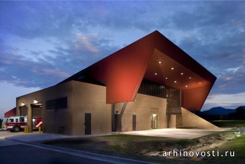 Пожарный центр от Roth Sheppard Architects. Боулдер, США.