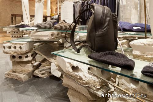 Разрушенный зал от Патрика Эрвела (Patrik Ervell) и Грэхама Хадсона (Graham Hudson). Нью-Йорк, США.