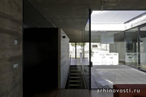 Серый дом от Hidalgo Hartmann. Жирона, Испания.