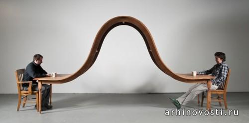 Скульптура «Dining Table» (Обеденный стол) от Майкла Бейтса (Michael Beitz).