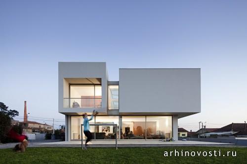 Коттедж Paramos House от Atelier Nuno Lacerda Lopes. Эшпинью, Португалия.