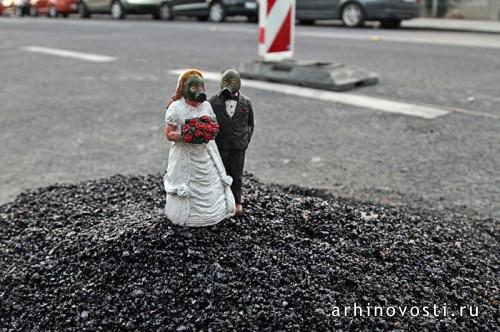 Стрит-арт проект «Cement eclipses» (Цементные затмения) от Исаака Кордала (Isaac Cordal). Стрит-арт проект «Cement eclipses» (Цементные затмения) от Исаака Кордала (Isaac Cordal).