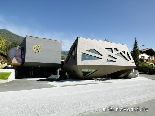 Общественный центр от Machné Architekten. Абфальтерсбах, Австрия.