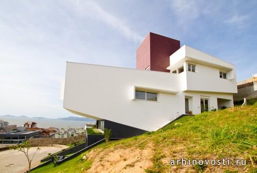 Коттедж «DLW» от Westphal + Kosciuk. Флорианополис, Бразилия.