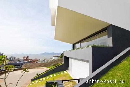 Коттедж «DLW» от Westphal + Kosciuk. Флорианополис, Бразилия.