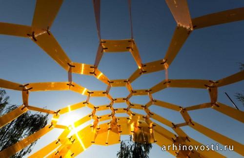 Павильон «Honey Scape» от Гонсало Кастро Энрикеса (Gonçalo Castro Henriques). Понти-ди-Лима, Португалия.