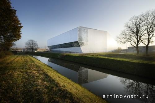 Спортивный комплекс Almelo IISPA от Koppert+Koenis Architecten. Алмело, Нидерланды.