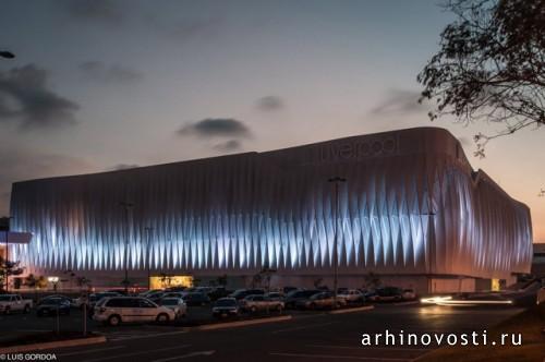 Супермаркет Liverpool от Iñaki Echeverria. Вильяэрмоса, Мексика. Супермаркет Liverpool от Iñaki Echeverria. Вильяэрмоса, Мексика.