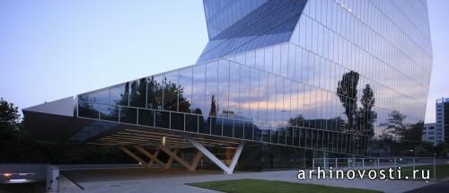Головной офис банка UniCredit Țiriac Bank от Westfourth Architecture. Бухарест, Румыния.