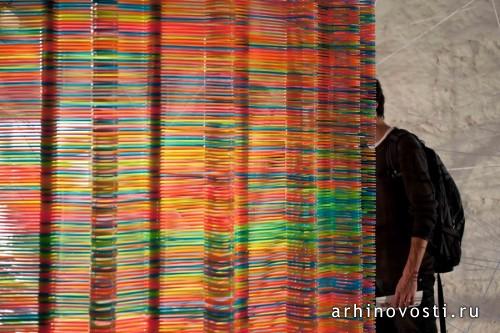 Инсталляция «Chromatic Screen» (Хроматический экран) от Like Architects.