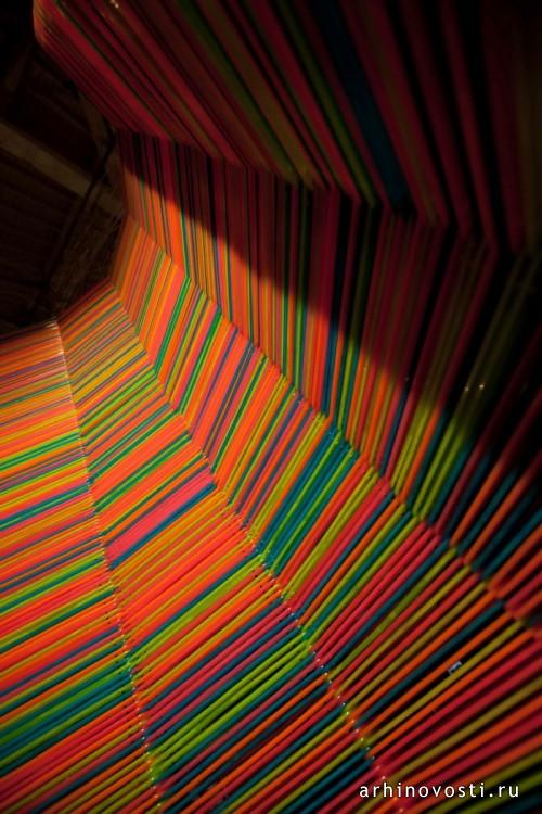 Инсталляция «Chromatic Screen» (Хроматический экран) от Like Architects.