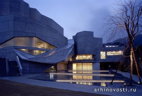 Культурный центр от Chiaki Arai Urban and Architecture Design .Офунато, Япония.