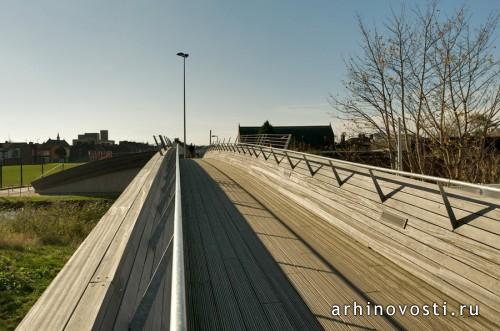 Пешеходный мост Pennington Road Footbridge от Softroom. Ливерпуль, Великобритания.
