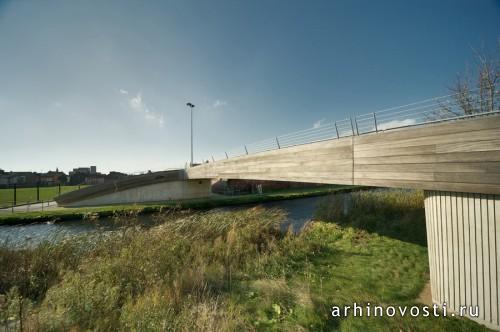 Пешеходный мост Pennington Road Footbridge от Softroom. Ливерпуль, Великобритания.
