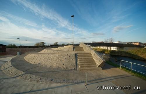 Пешеходный мост Pennington Road Footbridge от Softroom. Ливерпуль, Великобритания.
