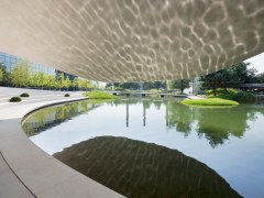 Павильон Porsche от Henn Architekten. Вольфсбург, Германия.