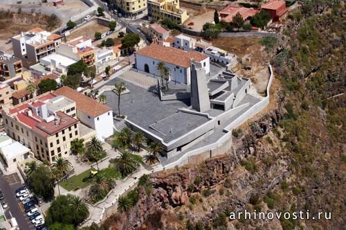 Музей Sacred Museum от Fernando Menis Architects. Адехе, Испания.
