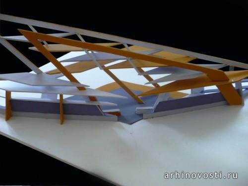 Автобусная остановка для торгового центра. Кишинев, Молдавия.