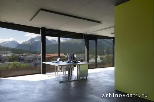 Офисное здание от Mierta & Kurt Lazzarini Architekten. Самедан, Швейцария.
