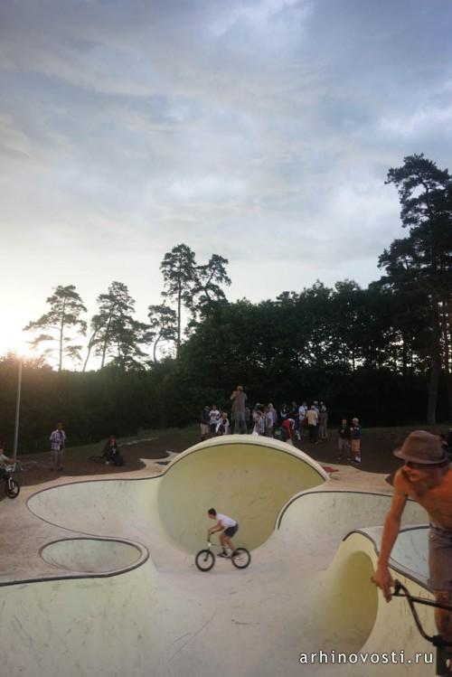 Инсталляция OTRO от Ку Чон-а (Koo Jeong-a) и L’Escaut Architectures. Франция.