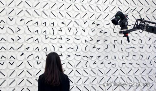 Инсталляция «a million times» (миллион раз) от humans since 1982.