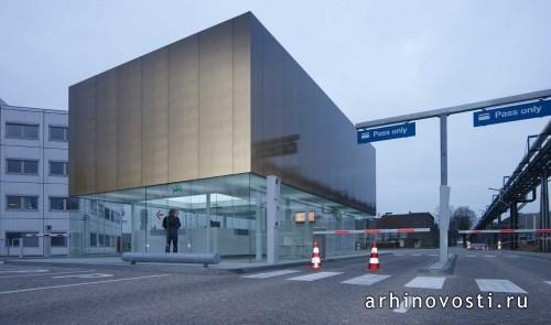 Пункт пропуска в бизнес-парк Kleefse Waard от NL Architects. Арнем, Нидерланды.
