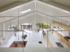 Жилой дом из склада от Airhouse Design Office. Йоро, Япония.