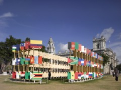 Архитектурная инсталляция «House of Flags» (Дом флагов) от AY Architects. Лондон, Великобритания.