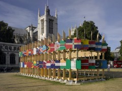 Архитектурная инсталляция «House of Flags» (Дом флагов) от AY Architects. Лондон, Великобритания.