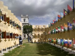 Архитектурная инсталляция «House of Flags» (Дом флагов) от AY Architects. Лондон, Великобритания.