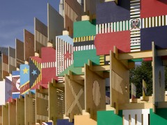 Архитектурная инсталляция «House of Flags» (Дом флагов) от AY Architects. Лондон, Великобритания.