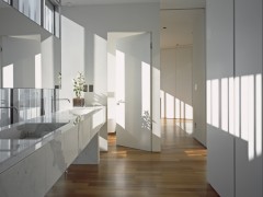 Частный дом от Divercity Architects. Афины, Греция.