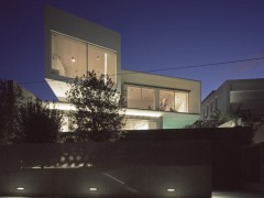 Частный дом от Divercity Architects. Афины, Греция.