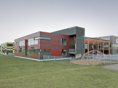 Начальная школа от Sigitas Kuncevičius Architecture Studio. Вильнюс, Литва.