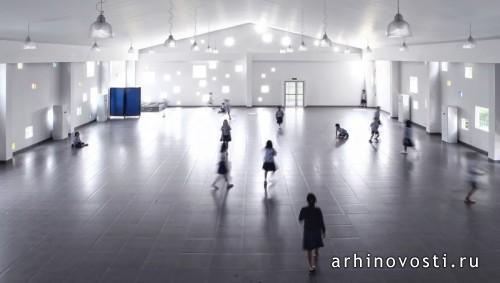 Корпус школы Sekolah Bogor Raya от Indra Tata Adilaras. Богор, Индонезия.