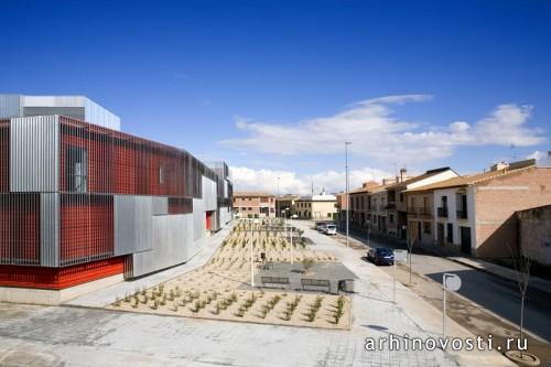 Центр медицинской помощи «CEDT Daimiel» от Estudio Entresitio. Даймьель, Испания.