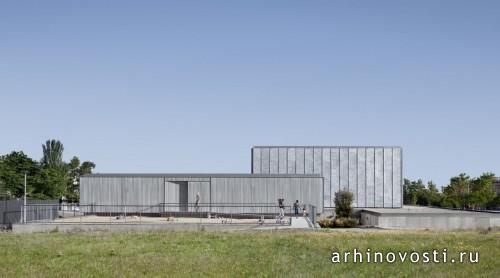 Храм от OAB. Терраса, Испания.