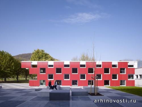 Школьная столовая от SpreierTrenner Architekten. Зальмталь, Германия.