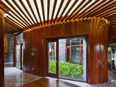 Каменный дом от Vo Trong Nghia Architects. Донгчьеу, Вьетнам.
