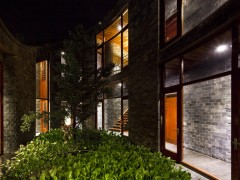 Каменный дом от Vo Trong Nghia Architects. Донгчьеу, Вьетнам.